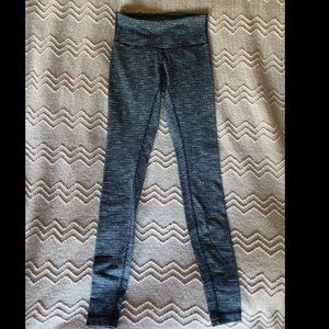 Lululemon size 4 ankle length leggings
